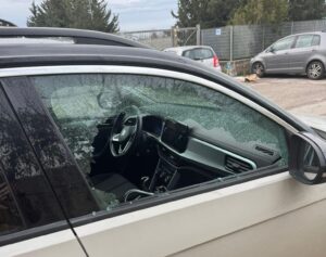 Battipaglia, auto forzata e furto: denunciato prelievo con libretto intestato a un bimbo di due anni