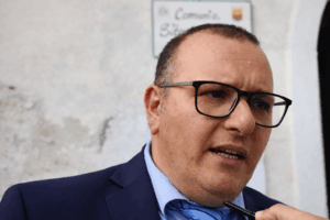 Vibonati, il sindaco Borrelli annuncia querela: «Paragoni con la mafia inaccettabili»