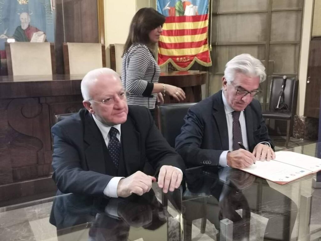 Dimissioni a palazzo di città, Salerno nel caos politico: opposizioni all’attacco