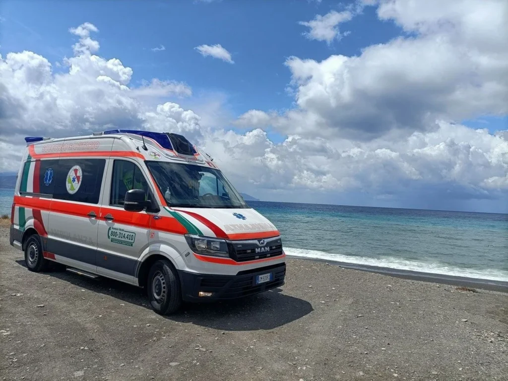 Turista americana colta da malore al Pozzallo: salvata con eliambulanza, non è in pericolo di vita