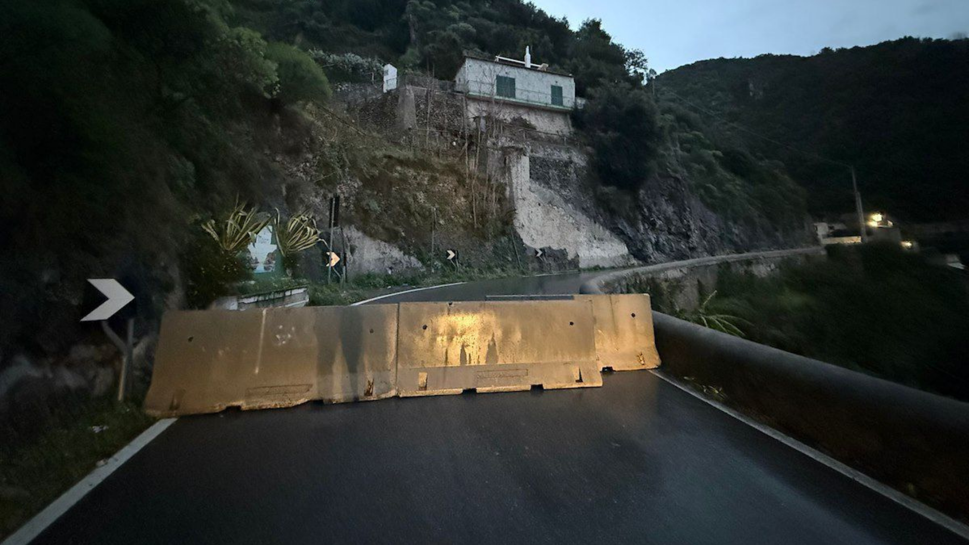 Riapre alle 17 la Statale Amalfitana a Minori dopo la frana di Salicerchie