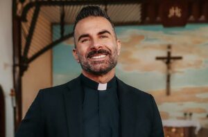 Alla Feltrinelli di Salerno la presentazione del libro di Don Cosimo Schena