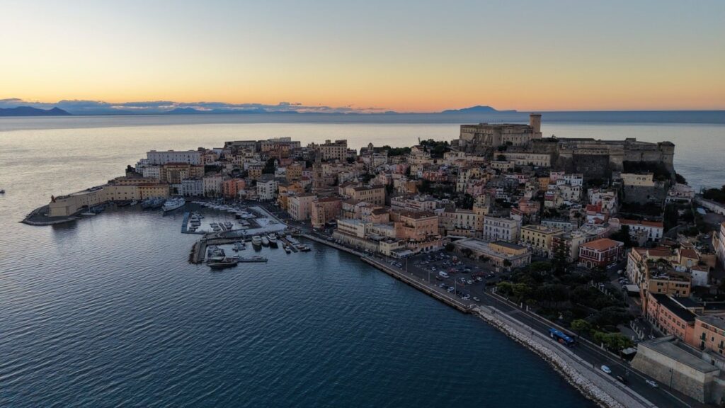Napoli per Gaeta, Manfredi: «Pieno sostegno alla candidatura a Capitale del Mare 2026»