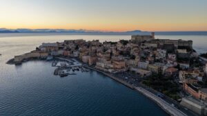 Napoli per Gaeta, Manfredi: «Pieno sostegno alla candidatura a Capitale del Mare 2026»