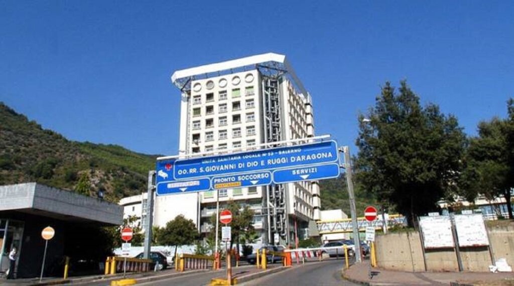 Il Ruggi di Salerno nel caos gestionale, l’allarme del Nursind provinciale: «A rischio cittadini e operatori»