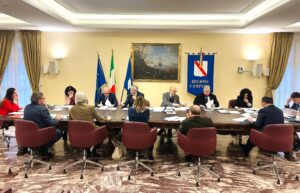 I primi provvedimenti della Giunta Campania: legge sul salario minimo e piano per il bilancio