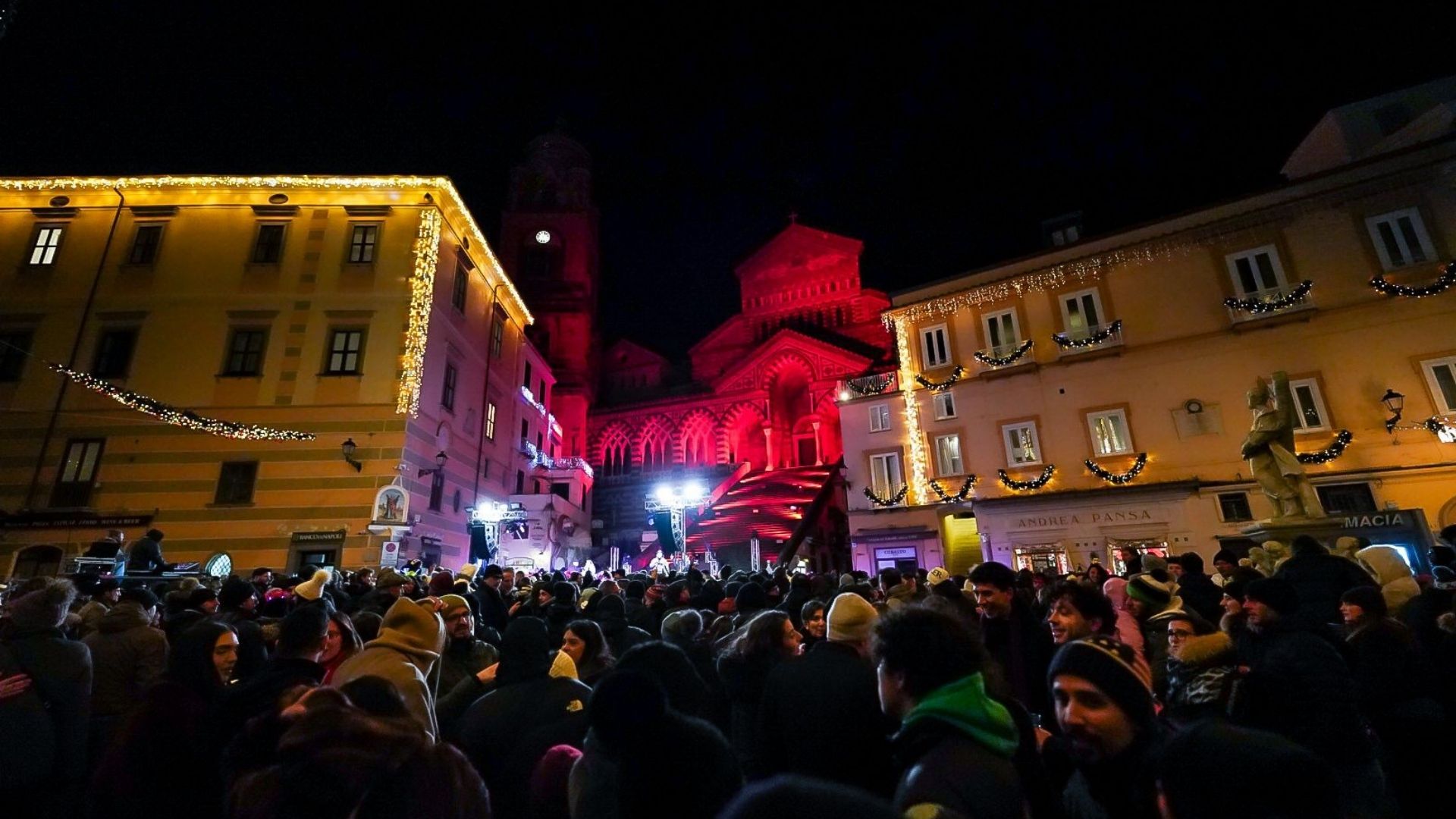 Natale e Capodanno ad Amalfi, tra numeri da record e ultimi eventi in programma