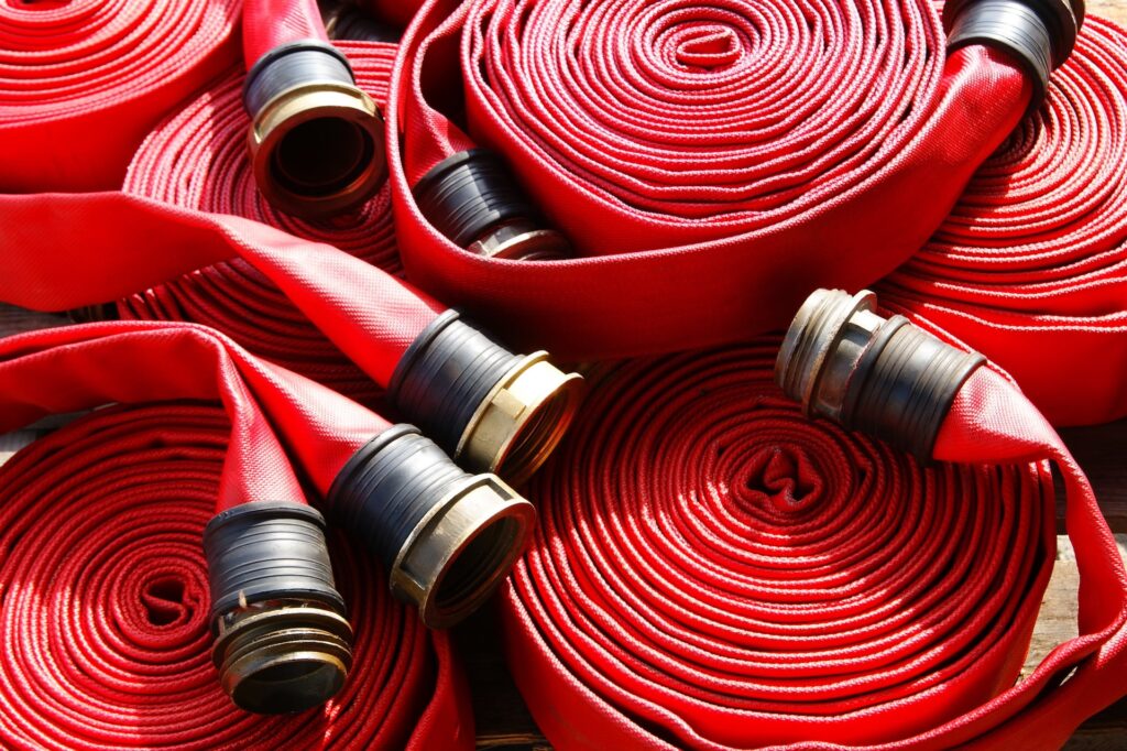 Regole antincendio nei locali pubblici: cosa dice la legge in Italia