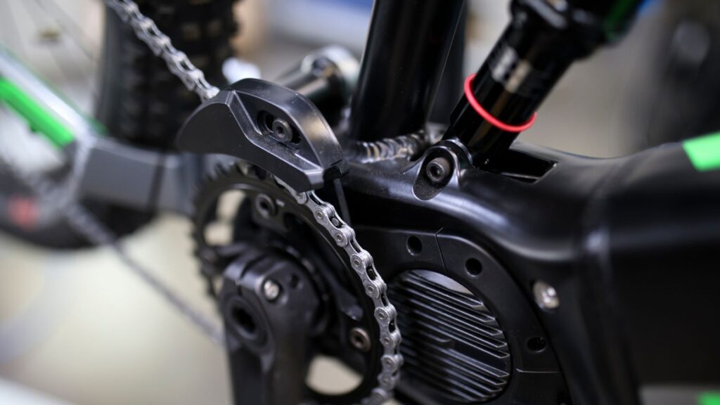 Bici elettrica, come pulirla senza rischi: pochi gesti per mantenerla efficiente e sicura