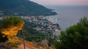 Mastercard e “I borghi più belli d’Italia” indicano Castellabate tra le nuove esperienze esclusive