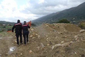 Roccadaspide: rifiuti interrati in azienda, scattano i provvedimenti cautelari