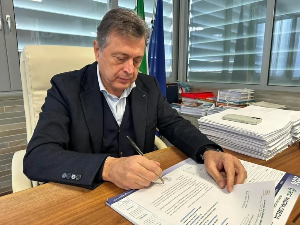 Trasporto studenti, l’appello del sindaco di Castellabate: «Più corse per la sicurezza di tutti»