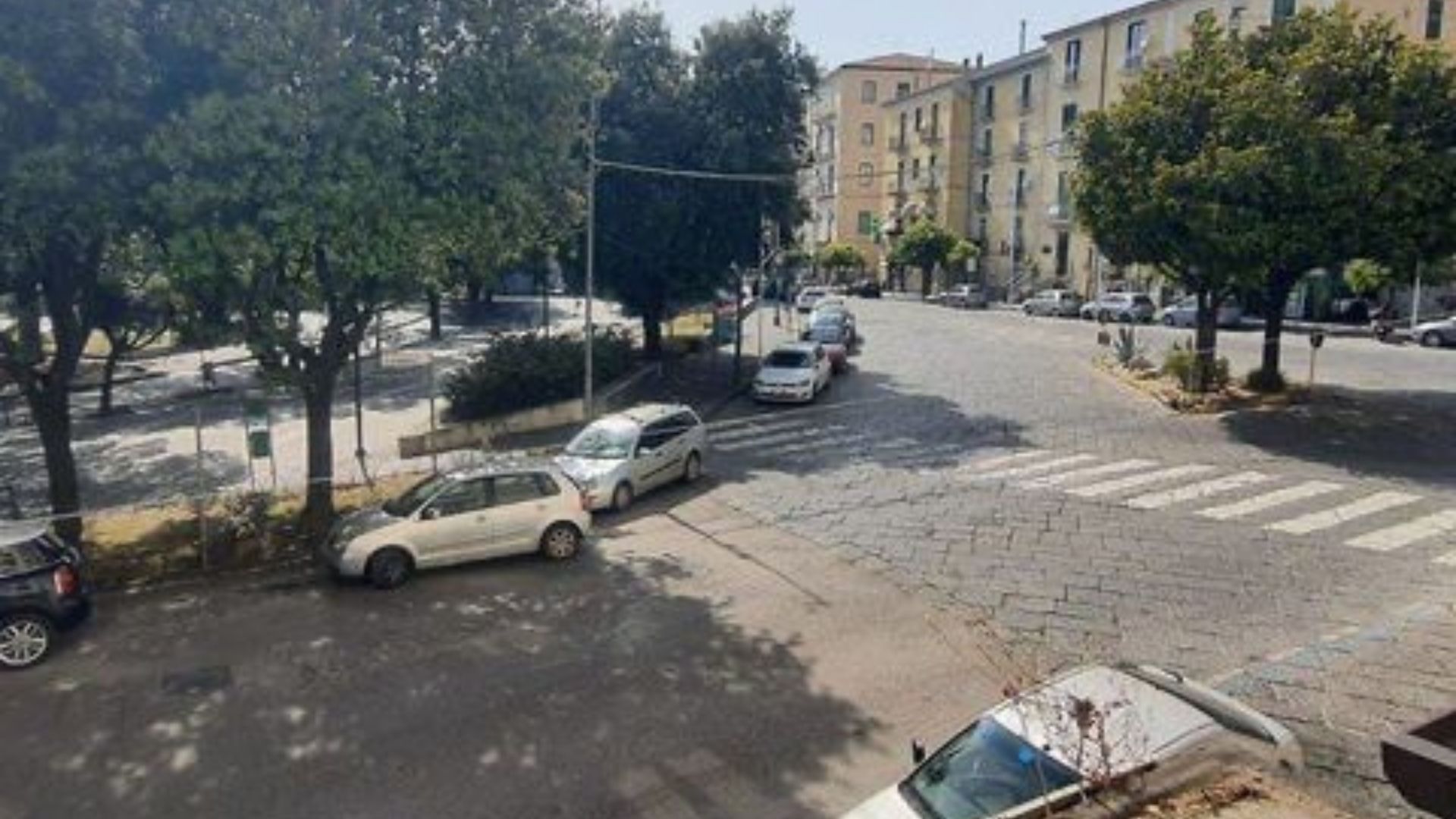 Eboli, donna investita in strada: trasportata in ospedale