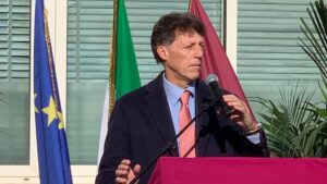 Nomina assessore regionale, Enzo Cuomo replica alle polemiche sulle dimissioni da sindaco