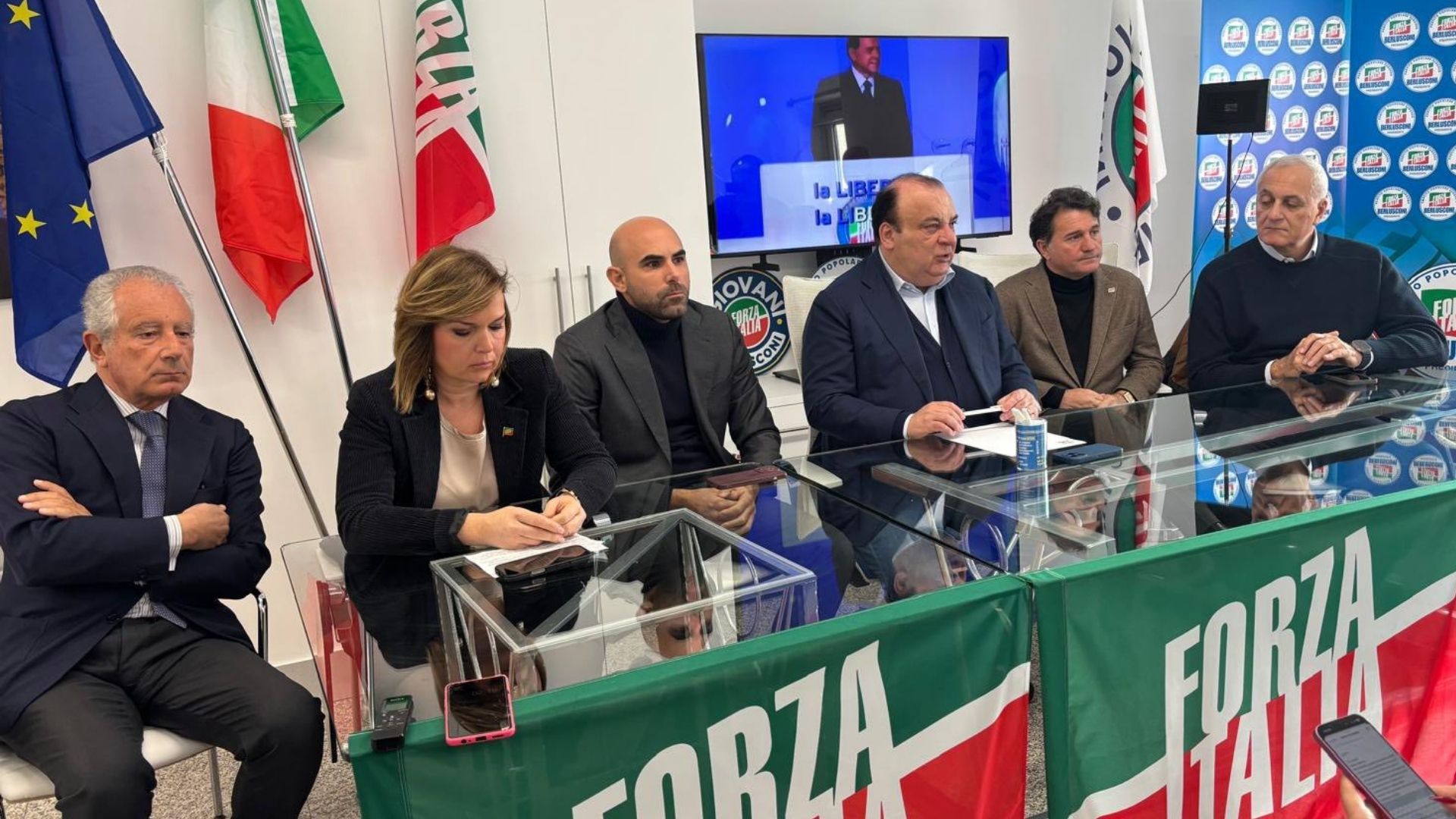 Forza Italia celebra a Napoli i 32 anni dalla discesa in campo di Berlusconi