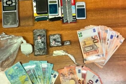 Arrestato a Battipaglia per spaccio: trovati cocaina, hashish e 1.200 euro in contanti