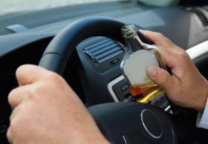 Se hai guidato ubriaco puoi patteggiare ma la patente te la sospendo