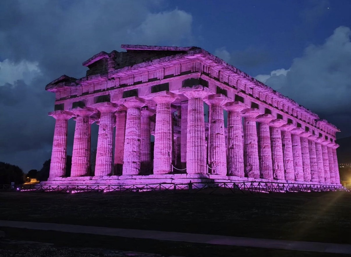 Il Tempio di Nettuno si tinge di rosa: Capaccio Paestum attende il Giro d’Italia