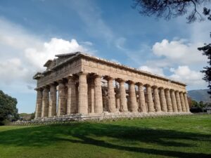 La dimora degli dèi: quando lo splendore di Paestum incantò Friedrich Nietzsche