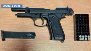 Vibonati, lite alla festa patronale: 18enne denunciato per porto di arma giocattolo