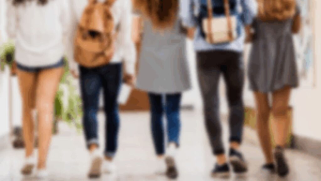 Violenza a scuola, il disagio che cresce tra gli adolescenti e interroga la società