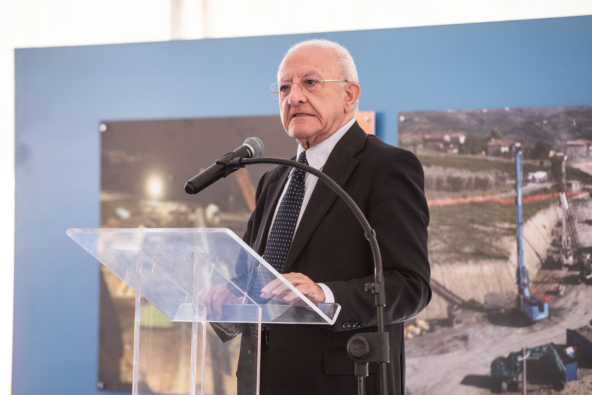 Salerno, dimissioni Napoli e polemiche su De Luca prossimo sindaco: il dossier arriva in Parlamento