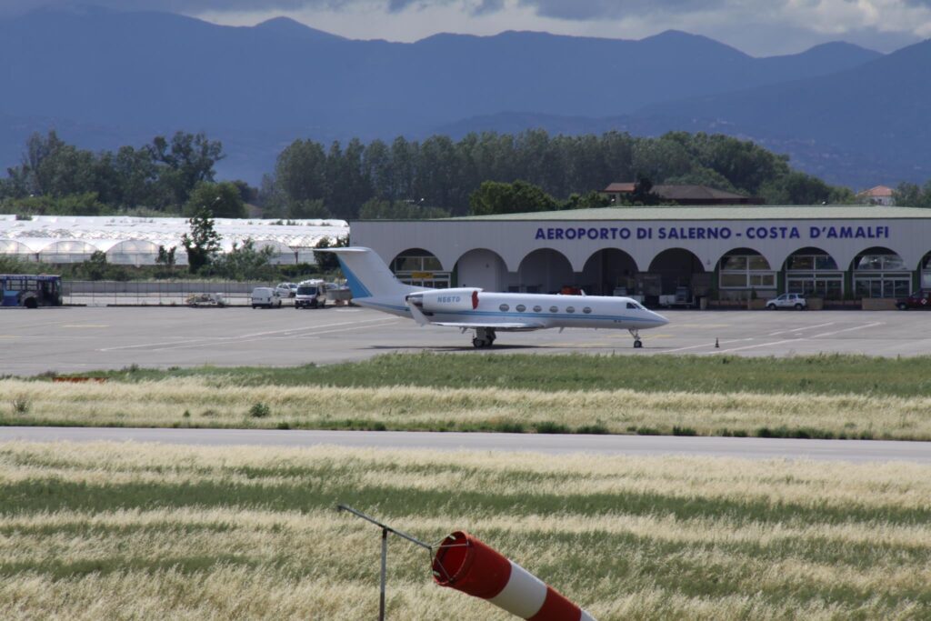 Aeroporto Salerno-Costa d’Amalfi, vertice al Mit: chiesta l’abolizione della tassa di imbarco