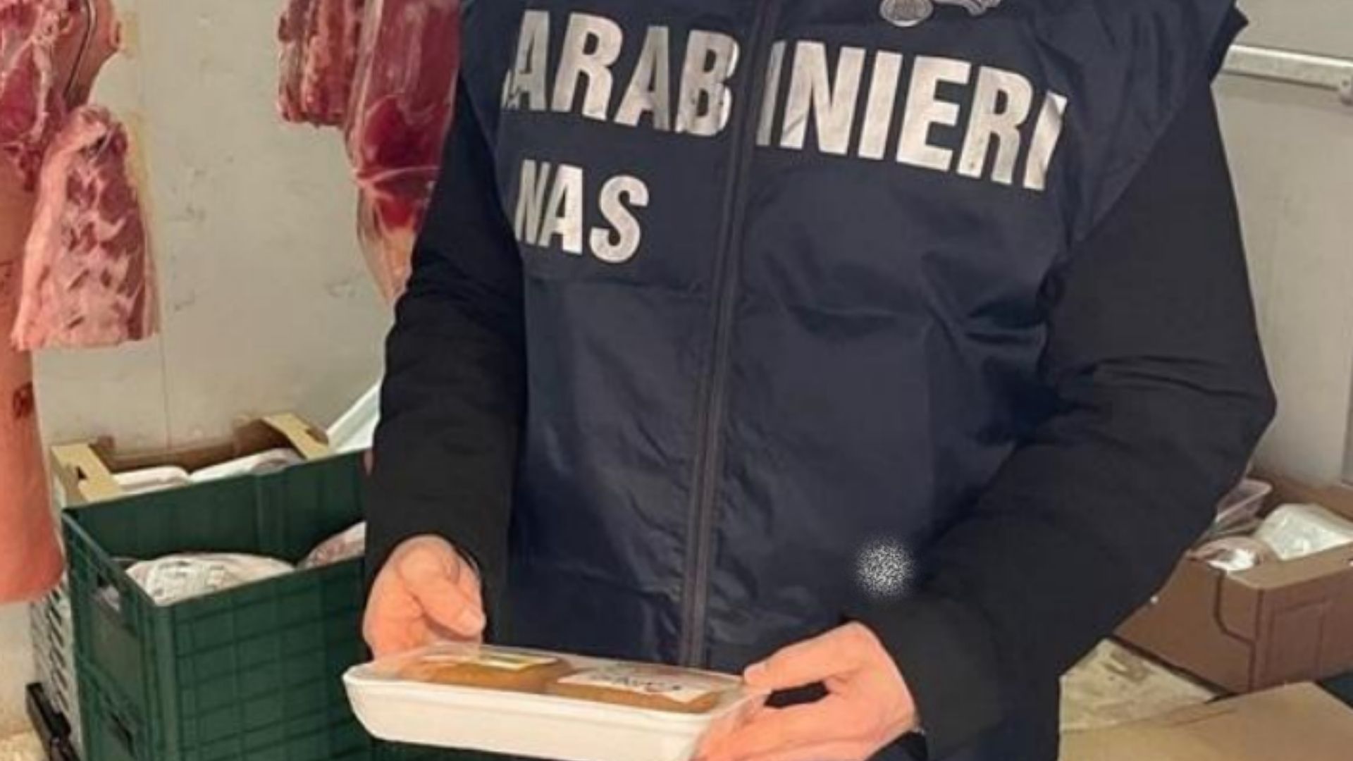 Nas: sospesa “ad horas” la macelleria di un supermercato a Salerno, sequestri in un ristorante del Cilento