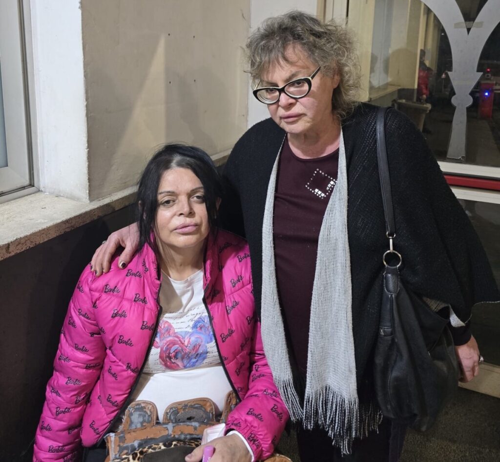 Donna trans lasciata sei giorni in barella al Ruggi: la soluzione dopo l’intervento della Regione