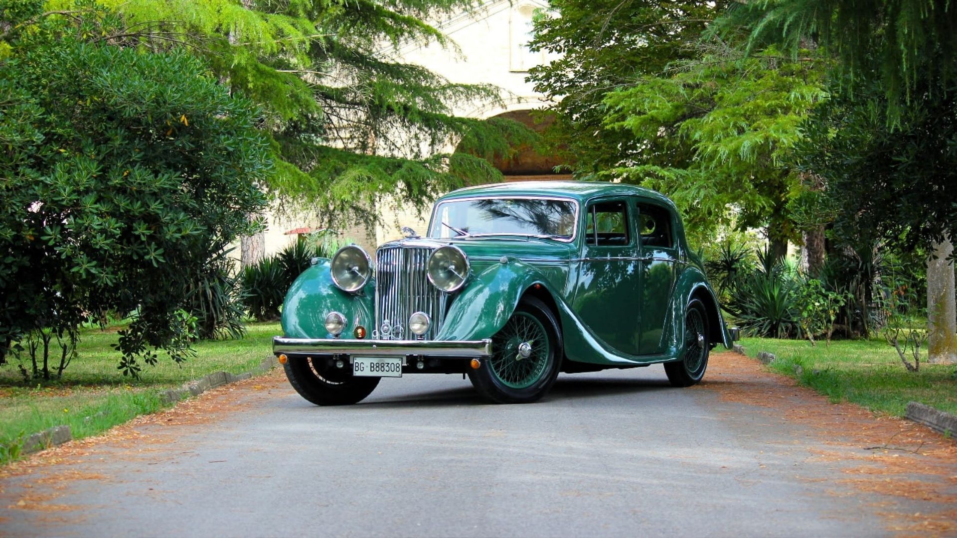 Automotoretrò accende i riflettori su Jaguar: 90+1 anni di stile e sportività