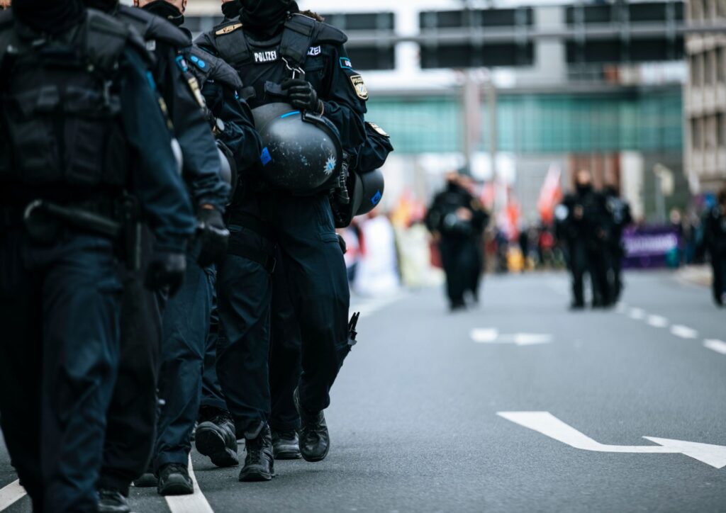 Decreto sicurezza post‑Askatasuna: stretta normativa tra ordine pubblico, diritti e critiche politiche