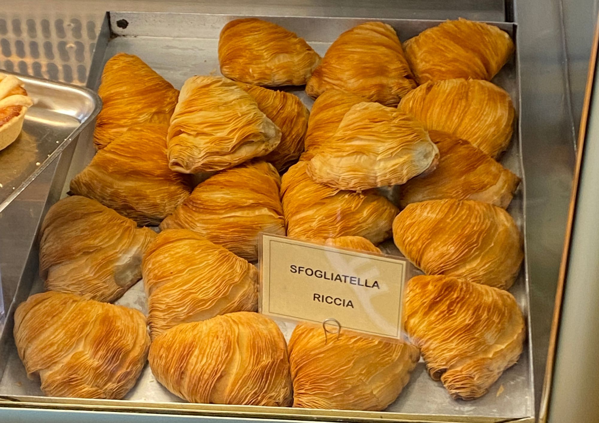 Street food campano: l’anima popolare di una terra che si racconta in un morso