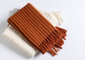 Sciarpe: l’accessorio must‑have dell’inverno 2025‑2026, come indossarle e i colori di tendenza