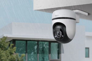 Casa sotto controllo con un tap: come funzionano le telecamere collegate allo smartphone