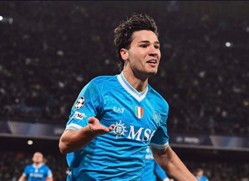 Napoli-Como, notte da dentro o fuori al Maradona: Fabregas sogna l’impresa, azzurri tra scelte e infortuni