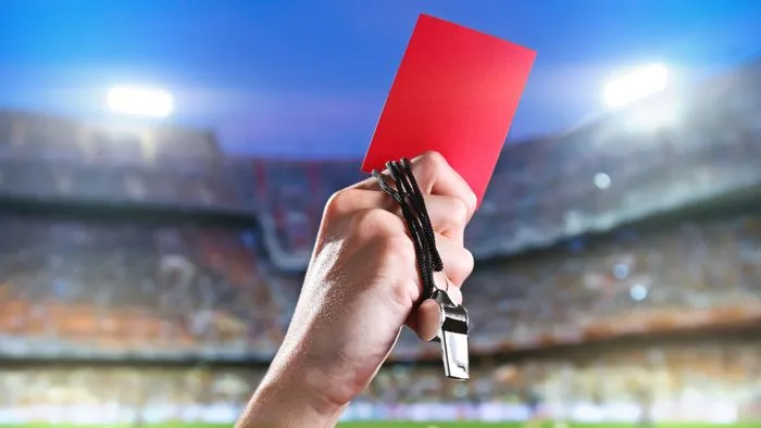 Calcio italiano, nasce la rivoluzione degli arbitri: verso il professionismo
