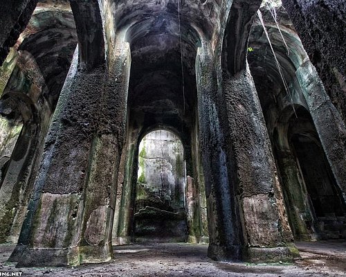 Campi Flegrei: tra mito, vulcani e archeologia – una guida per i viaggiatori
