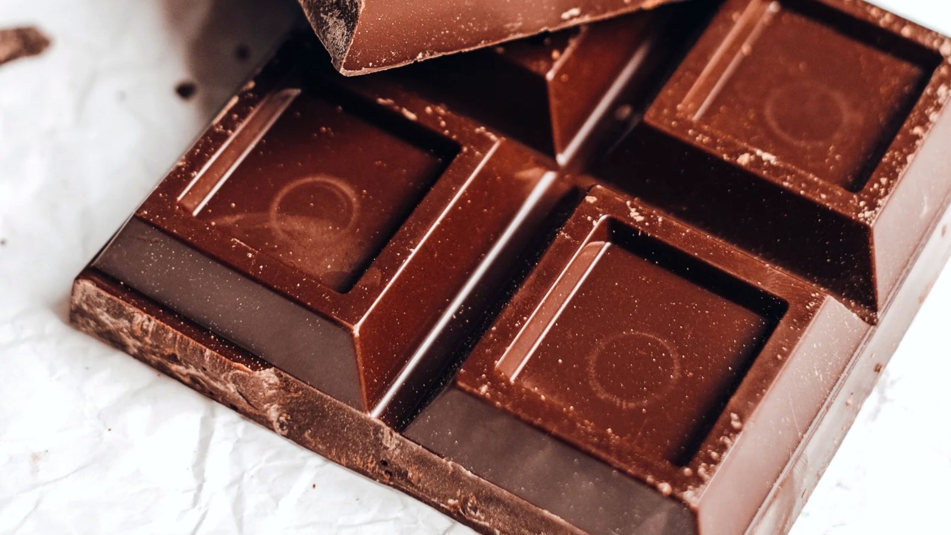 Cioccolato fondente e invecchiamento: mito o alleato della salute?