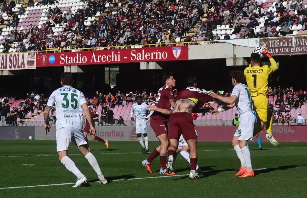 Salernitana in caduta libera: l’addio a Raffaele e il grido di una città ferita