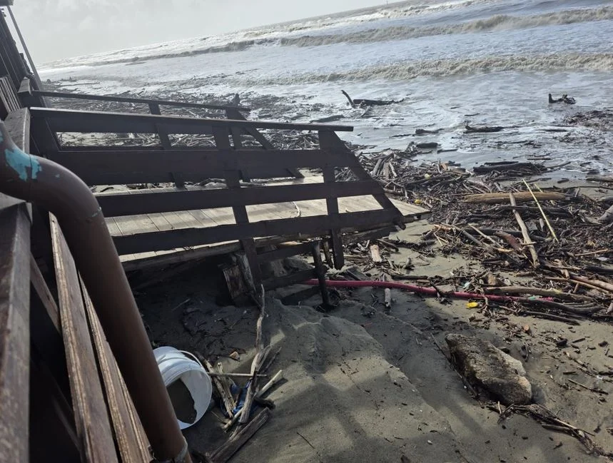 Eboli: mareggiata eccezionale devasta Campolongo