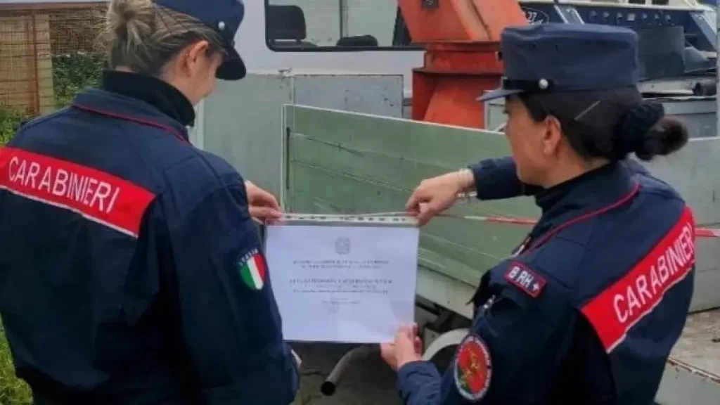 Bellizzi: officina sequestrata, era centrale per auto rubate e rifiuti illeciti