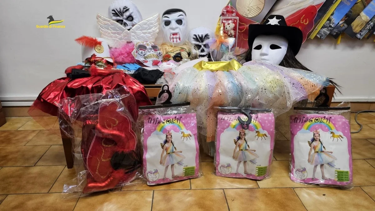 Maxi sequestro di articoli di Carnevale non sicuri