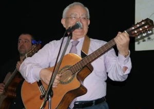 Aniello De Vita: il ricordo a 14 anni dalla scomparsa del medico cantautore del Cilento