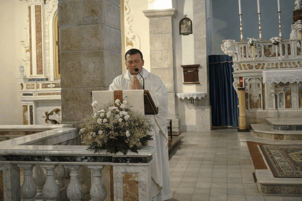 Prete scomparso nel Cilento, don John: «Nessuna donna. Presto tornerò dai miei parrocchiani»