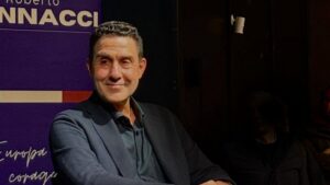 Roberto Vannacci, una figura al centro del dibattito pubblico