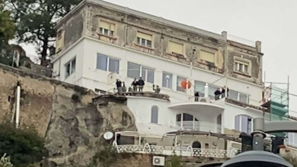 Amalfitana, l’on. Piero De Luca sui luoghi della frana