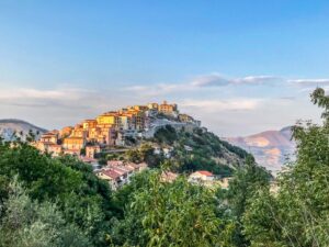 Si torna a fare la spesa a Salvitelle, il borgo di 400 anime ha il suo nuovo negozio