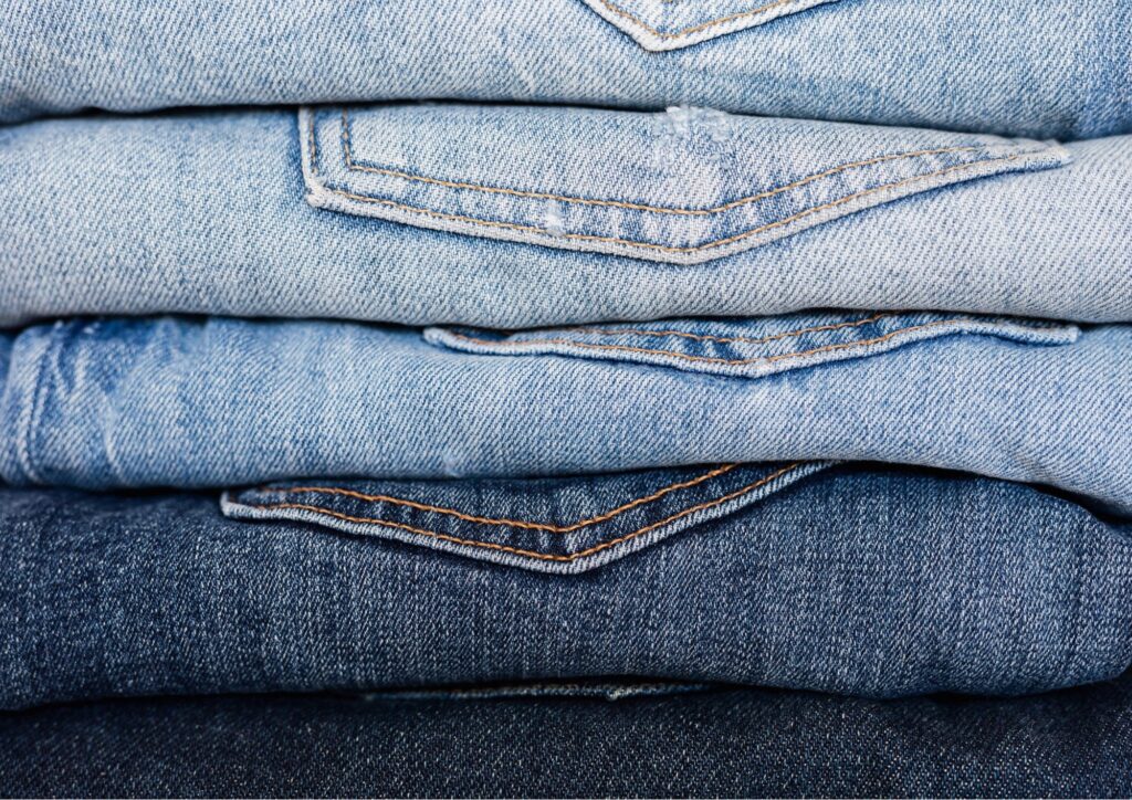 Vecchi jeans? 5 modi creativi per dare loro una seconda vita