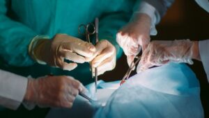 Sanità: caso Domenico Caliendo, Fico blocca trapianti pediatrici al Monaldi e dispone ispezione