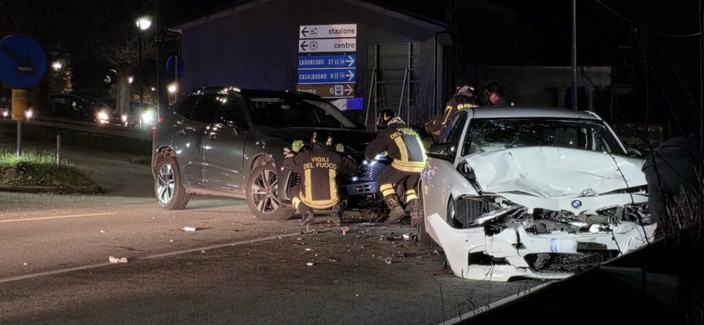 Ancora incidente al bivio di Montesano Scalo: scontro tra due auto, nessun ferito grave